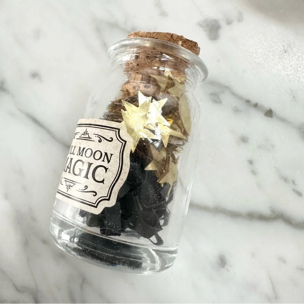 Set of 8 Mini Potion Bottles